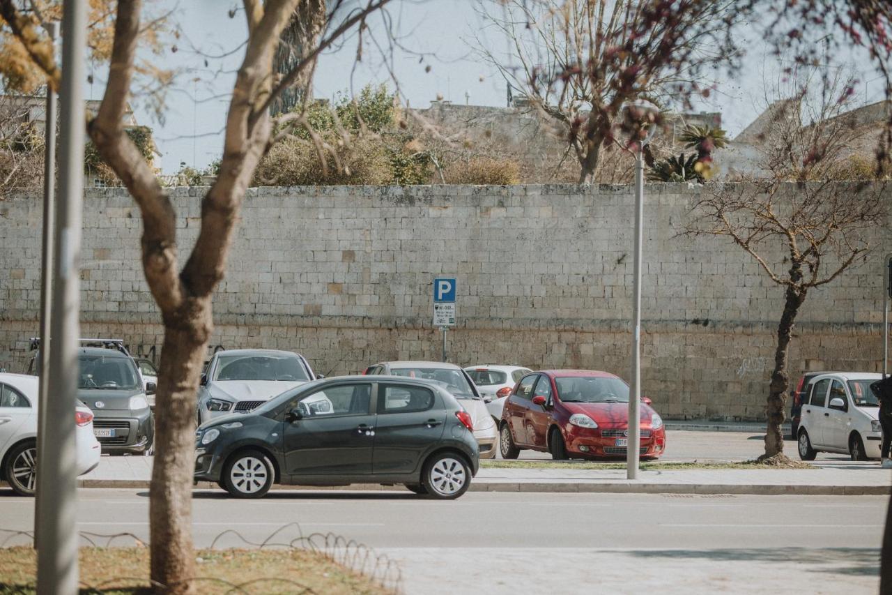 Le Camporelle In Citta Bed & Breakfast Lecce Exterior foto