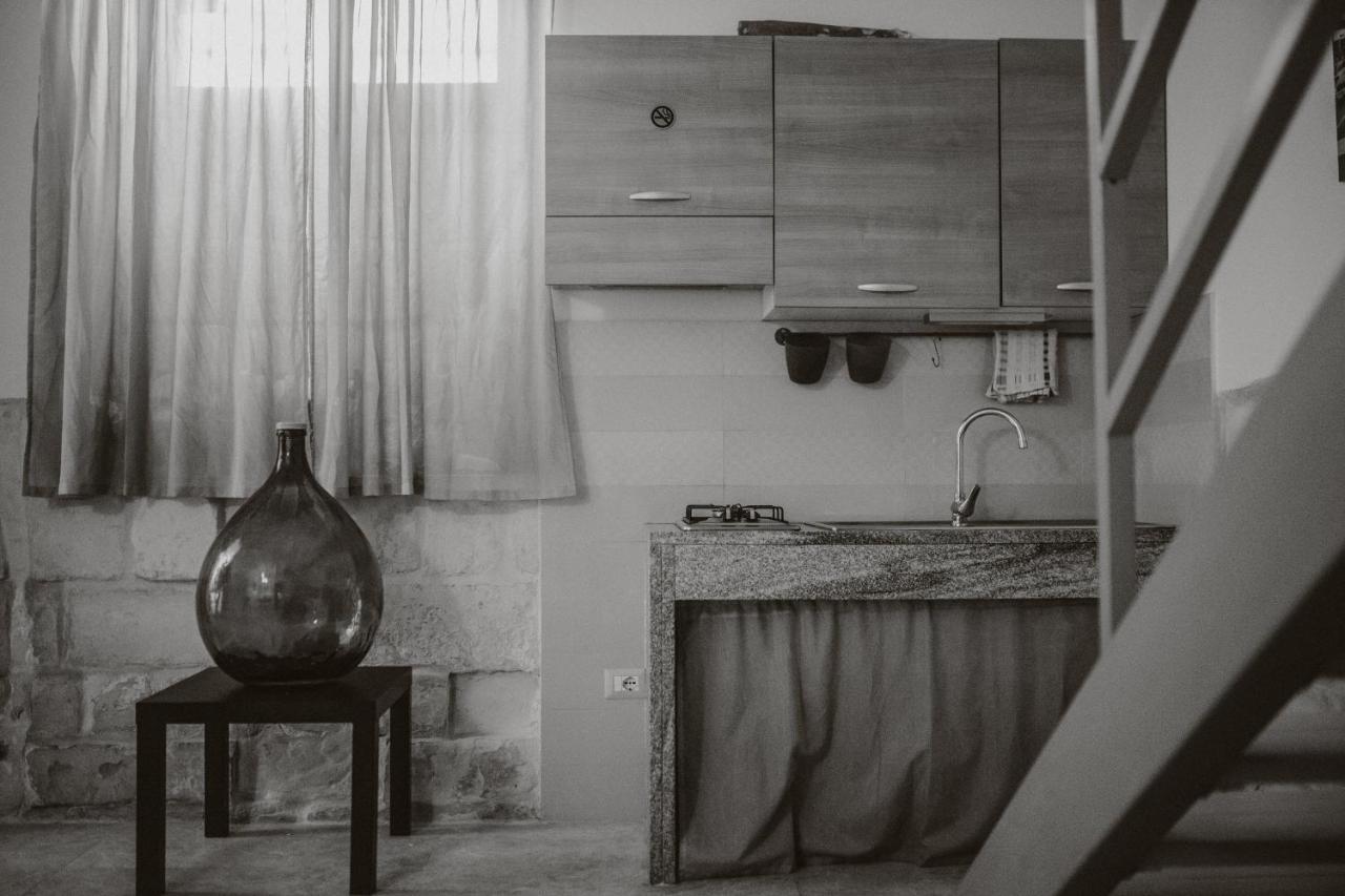 Le Camporelle In Citta Bed & Breakfast Lecce Exterior foto